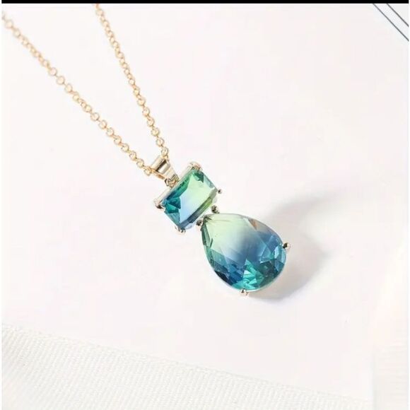 Blue Green Ombre Crystal Rhinestone Necklace - Picture 5 of 5